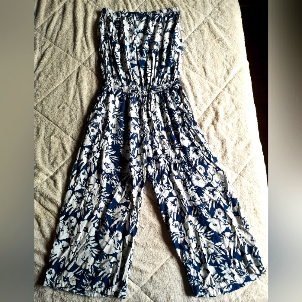 Romper. Size XL